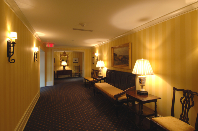 Old Edwards Inn Conference & Fitness Center Hallway